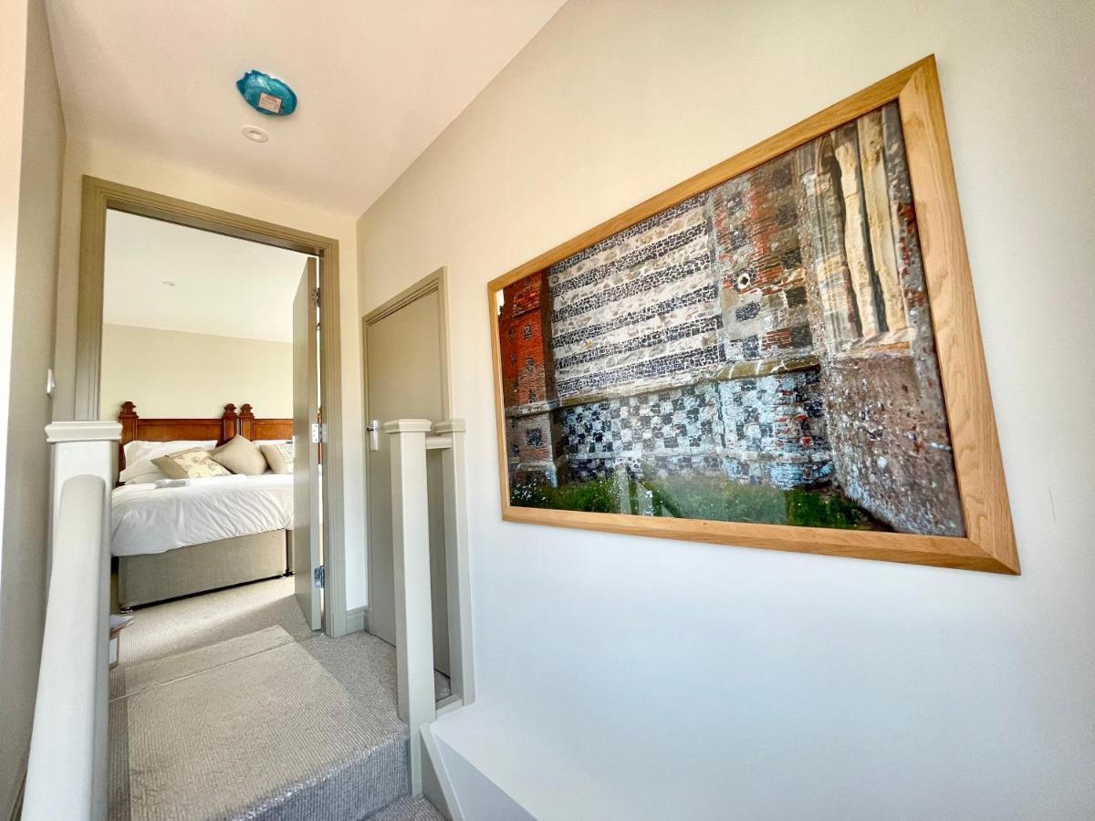 Central Townhouse With Free Off Road Parking And Garden 요크 외부 사진
