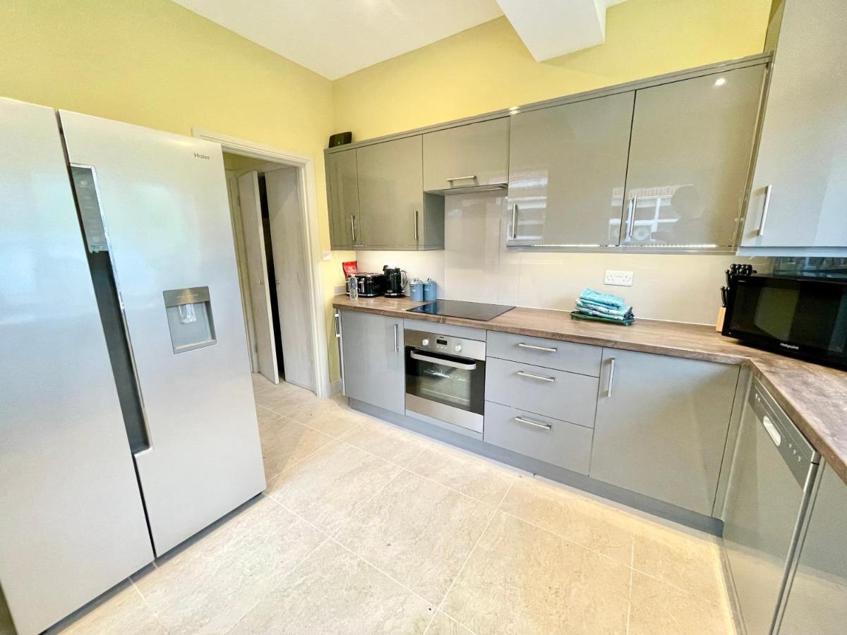 Central Townhouse With Free Off Road Parking And Garden 요크 외부 사진