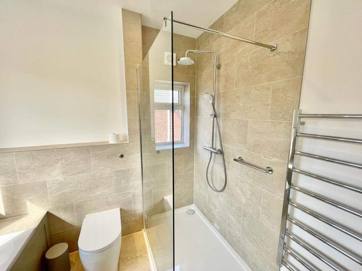 Central Townhouse With Free Off Road Parking And Garden 요크 외부 사진